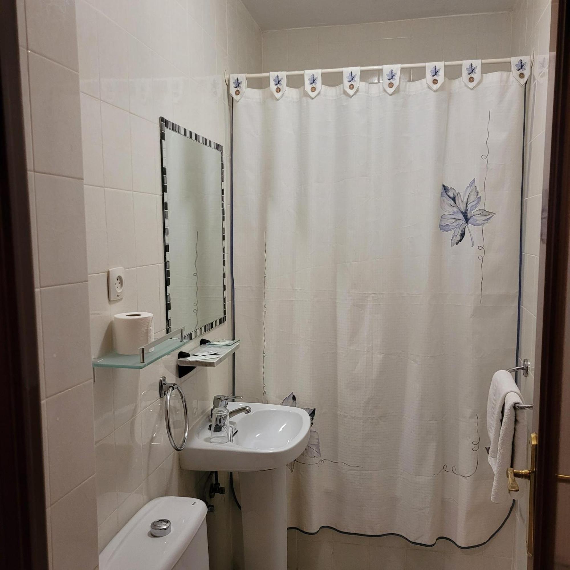 Hostal Pan America Madrid Luaran gambar